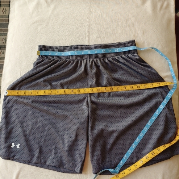 EUC Under Armour Shorts Medium Soccer - Picture 2 of 4